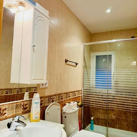 Pisos Familiares Barajas Apartment Madrid Exterior photo
